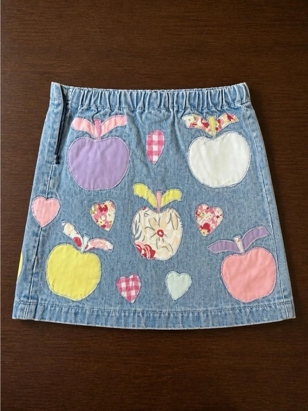Mini Boden Girls 5-6Y Denim Apple Applique Skirt Blue Jean Floral Hearts EUC